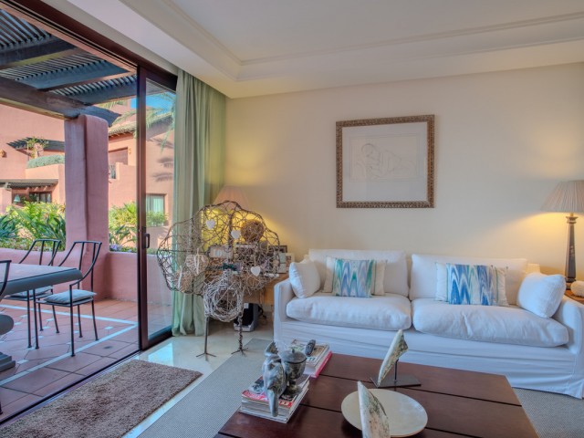 Appartement avec 3 Chambres  à Estepona