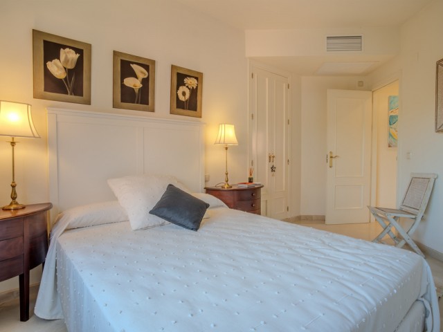 Appartement avec 3 Chambres  à Estepona