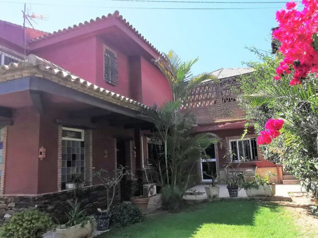 Villa, El Faro, R4102327