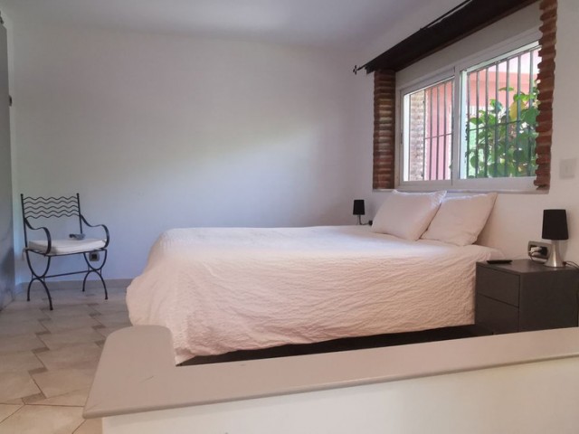 Villa con 4 Dormitorios  en El Faro