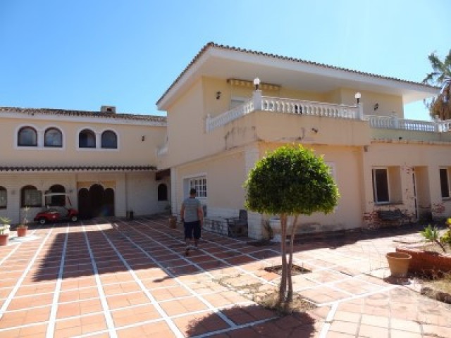 24 Bedrooms Villa in Atalaya