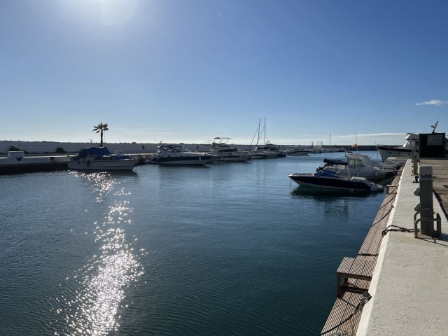 Huoneisto, Puerto de Cabopino, R4917340