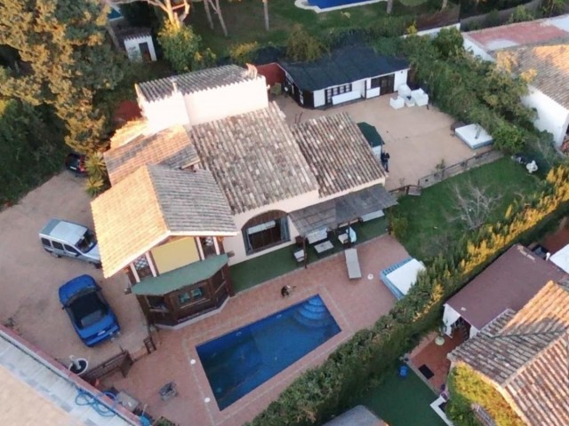 5 Bedrooms Villa in Cabopino