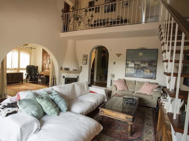 5 Bedrooms Villa in Cabopino