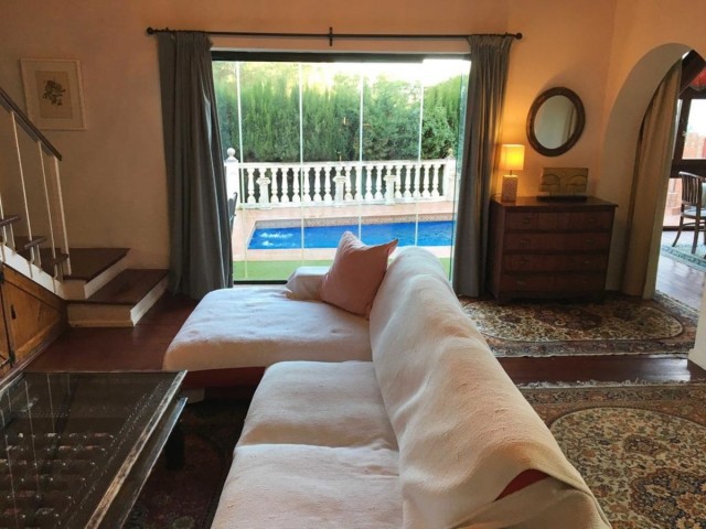 5 Bedrooms Villa in Cabopino
