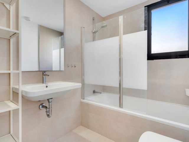 4 Bedrooms Apartment in Fuengirola