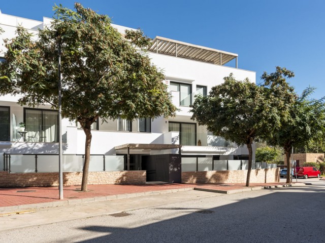 Apartamento con 3 Dormitorios  en La Cala de Mijas