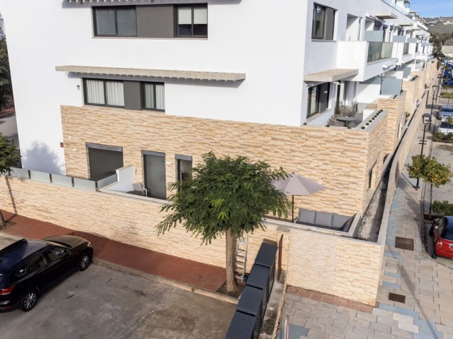 Apartamento con 3 Dormitorios  en La Cala de Mijas