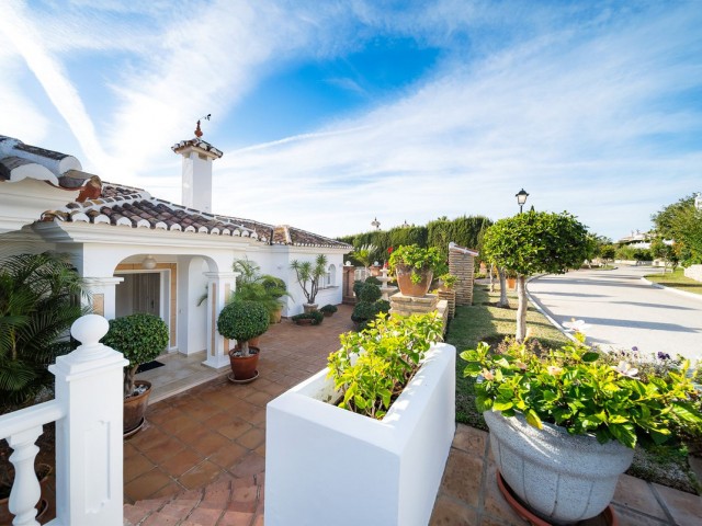 4 Bedrooms Villa in El Chaparral