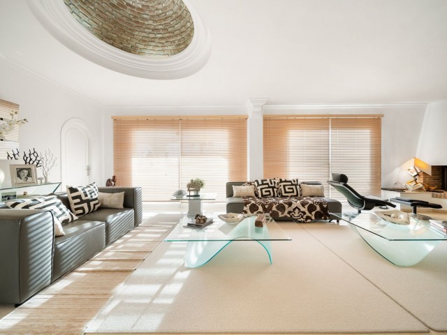 4 Bedrooms Villa in El Chaparral