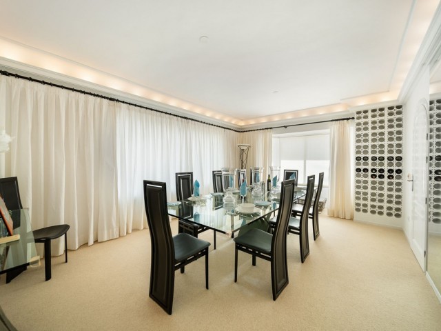 4 Bedrooms Villa in El Chaparral