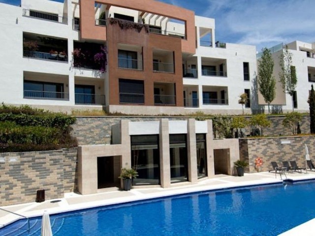 Huoneisto, Altos de los Monteros, R4922731