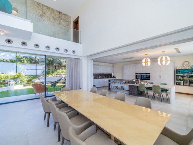 5 Bedrooms Villa in Los Arqueros