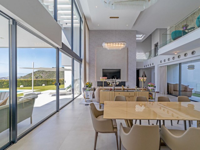 5 Bedrooms Villa in Los Arqueros
