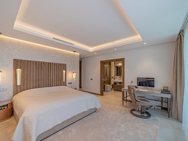 5 Bedrooms Villa in Los Arqueros