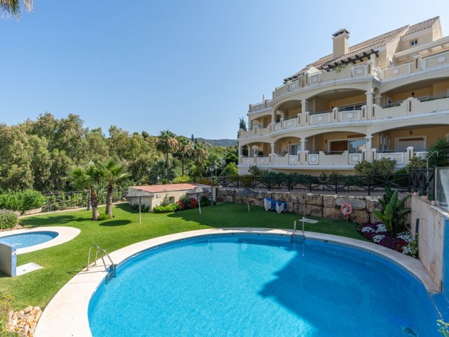 2 Bedrooms Apartment in Elviria