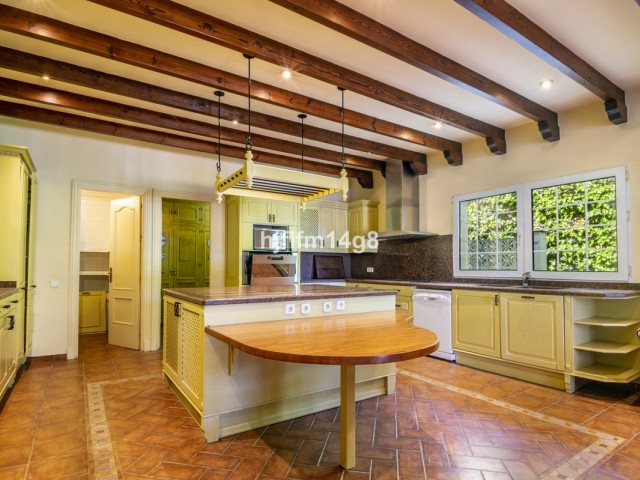 5 Sovrums Villa i Las Brisas