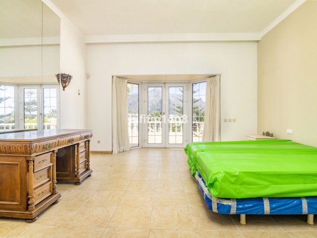 5 Sovrums Villa i Las Brisas
