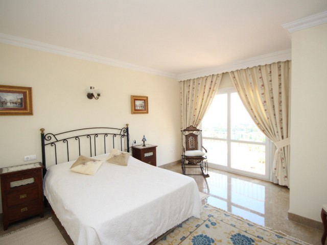 6 Schlafzimmer Reihenhaus in Artola