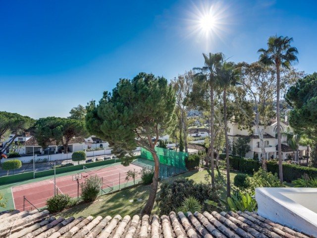 3 Slaapkamer Rijtjeshuis in Nueva Andalucía