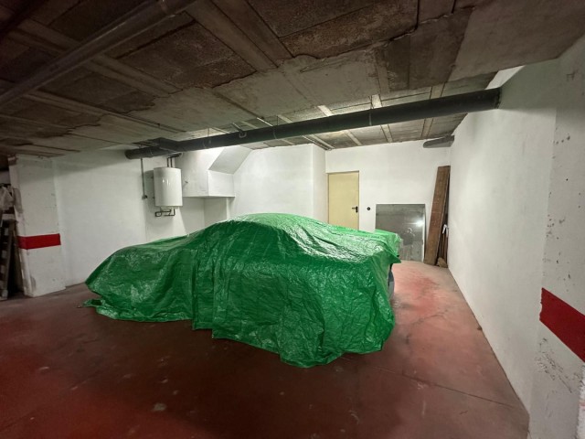 Adosado con 5 Dormitorios  en Marbella