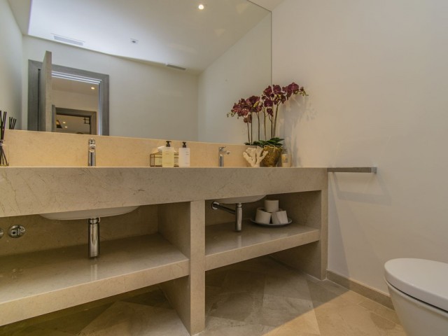 4 Bedrooms Apartment in Sierra Blanca