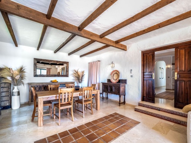 4 Schlafzimmer Villa in Valtocado
