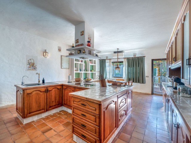 4 Schlafzimmer Villa in Valtocado