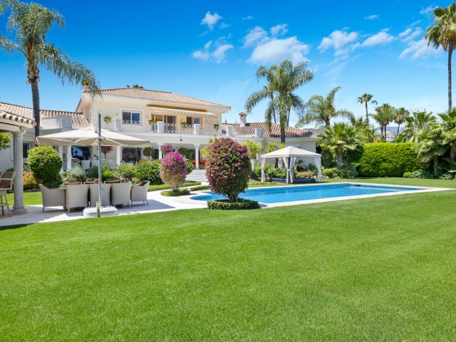 6 Slaapkamer Villa in Nueva Andalucía
