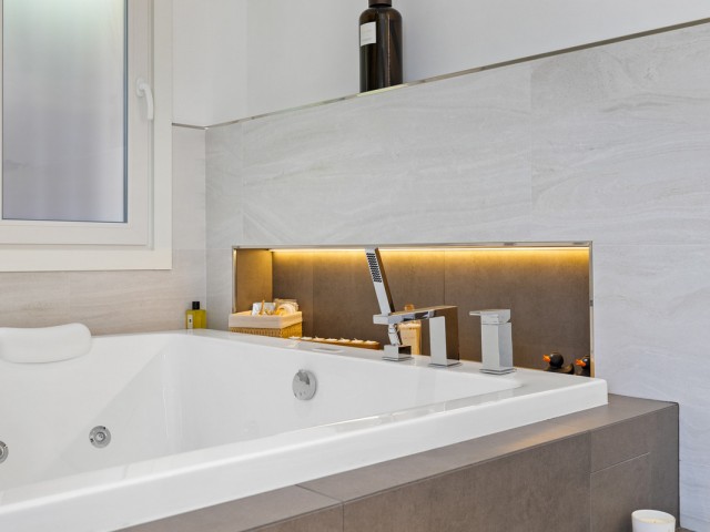 6 Slaapkamer Villa in Nueva Andalucía