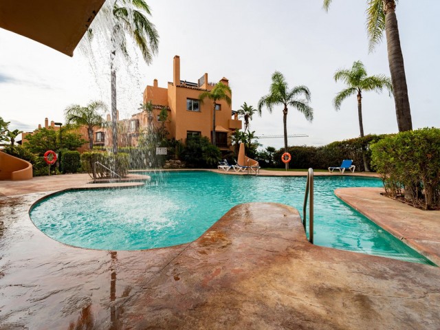 5 Bedrooms Townhouse in Riviera del Sol