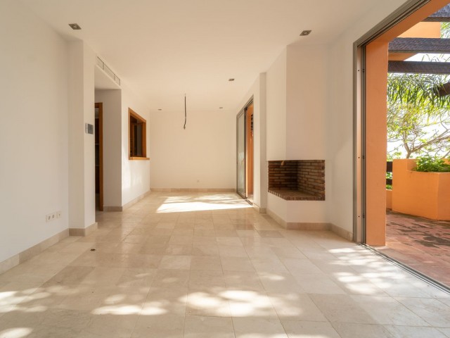 5 Bedrooms Townhouse in Riviera del Sol