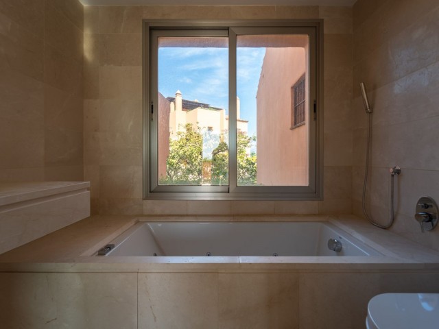 5 Bedrooms Townhouse in Riviera del Sol