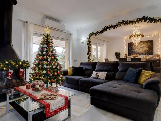 Maison mitoyenne avec 3 Chambres  à Manilva