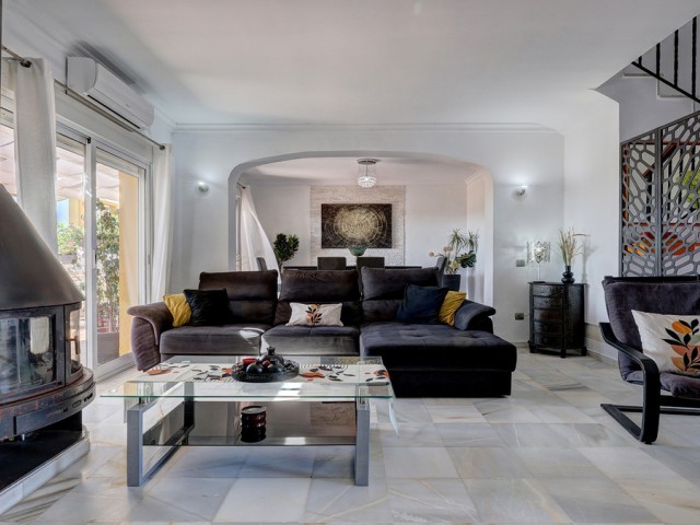 Maison mitoyenne avec 3 Chambres  à Manilva