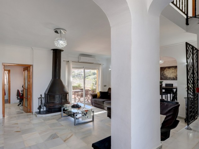 Maison mitoyenne avec 3 Chambres  à Manilva