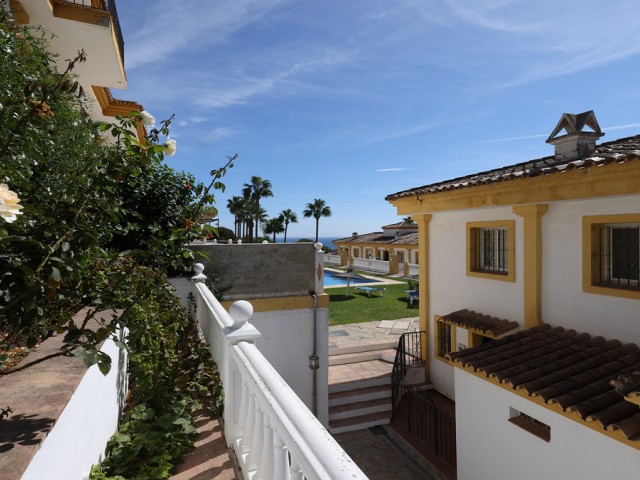 Maison mitoyenne avec 3 Chambres  à Manilva