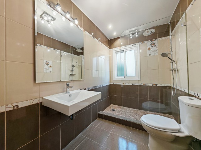 Villa con 5 Dormitorios  en Sotogrande Alto