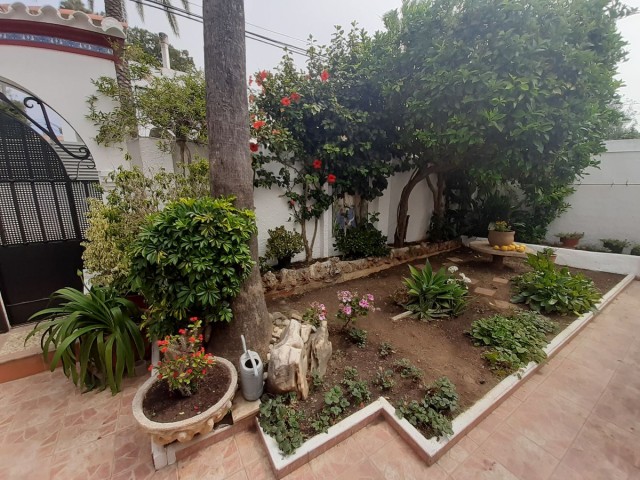 Villa con 3 Dormitorios  en El Rosario