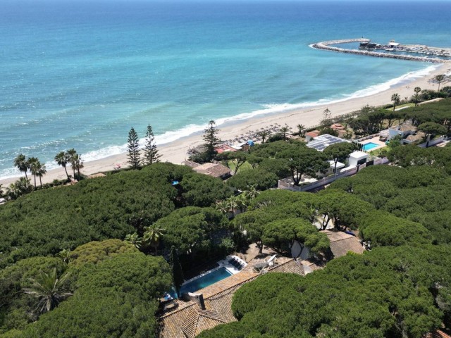 9 Sovrums Villa i Cabopino