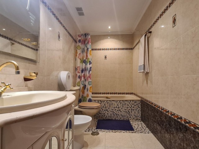 9 Sovrums Villa i Cabopino