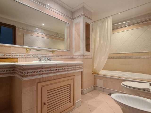 9 Sovrums Villa i Cabopino