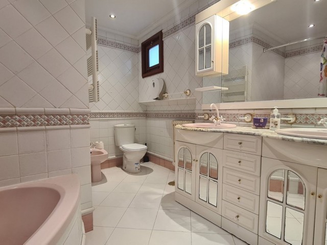 9 Sovrums Villa i Cabopino