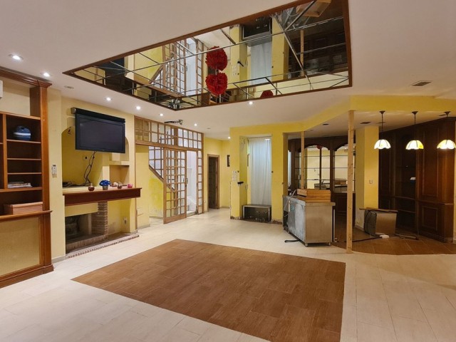 9 Sovrums Villa i Cabopino