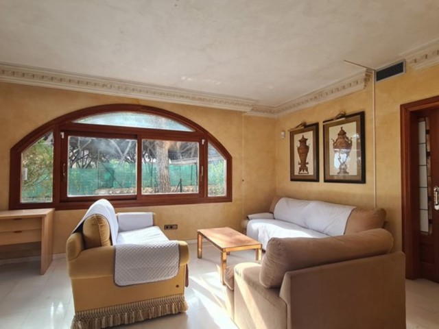 9 Sovrums Villa i Cabopino