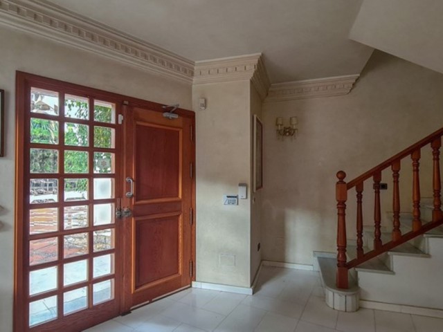 9 Sovrums Villa i Cabopino