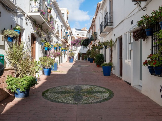 2 Bedrooms Townhouse in Estepona