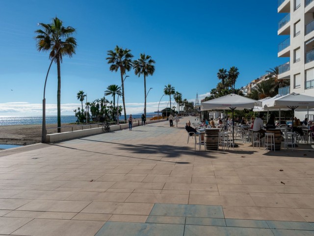 2 Bedrooms Townhouse in Estepona