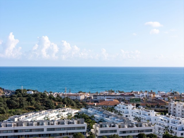 Adosado con 4 Dormitorios  en La Cala de Mijas