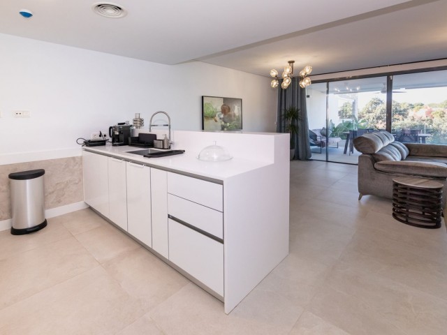 Appartement avec 3 Chambres  à Cabopino